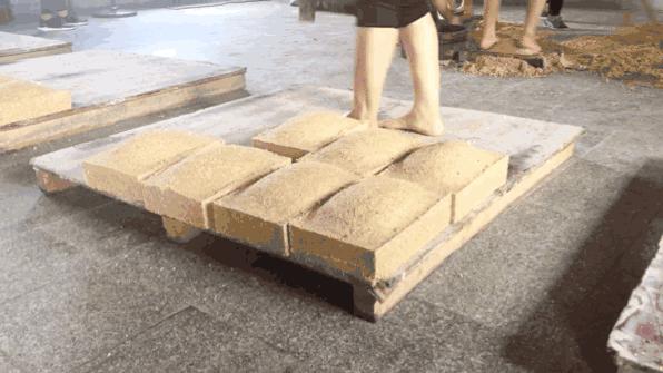 中国白酒粮食酿酒原料,古法白酒酒曲