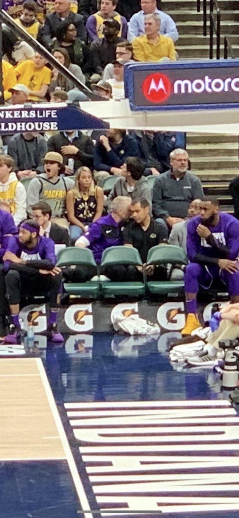 詹皇复出却输球湖人怎么了,詹皇再度爆发扛起湖人