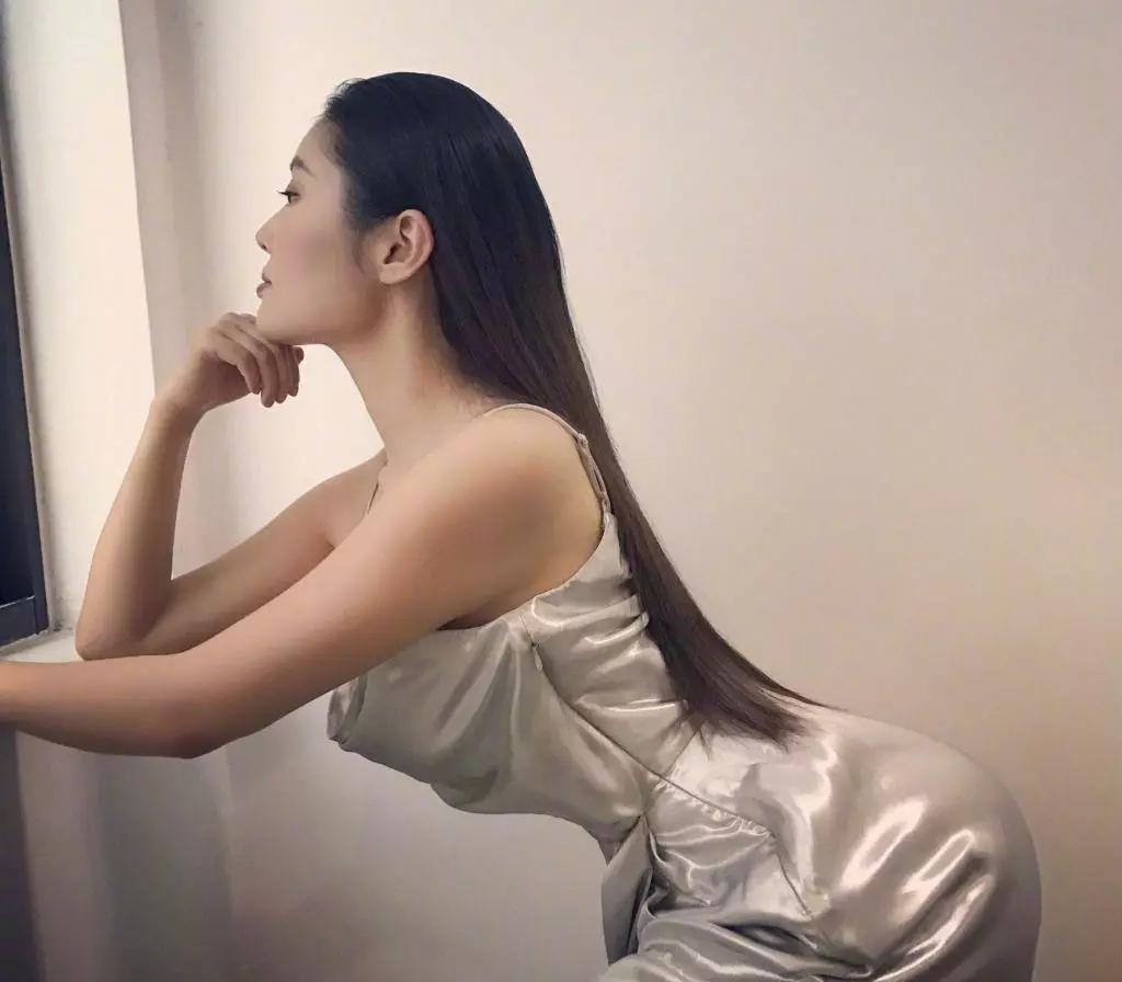 身材比柳岩更惊人,比柳岩还好身材的女人