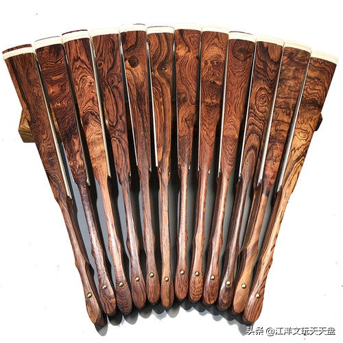 文玩扇子的盘玩方法,文玩扇子的盘玩方法和知识