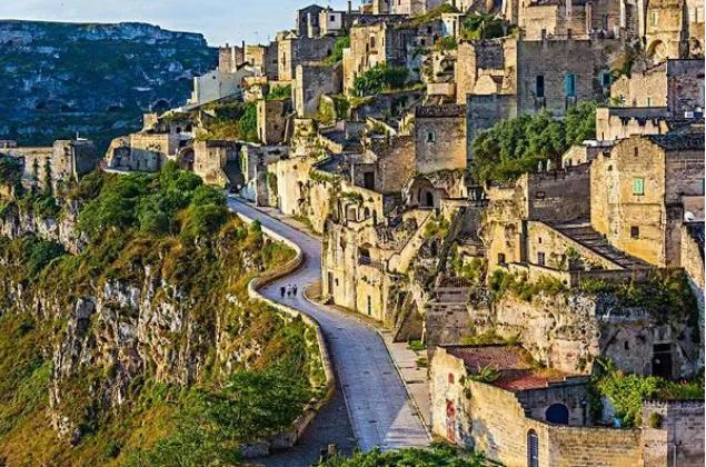 007在哪里取景拍摄,007:无暇赴死岛屿取景地