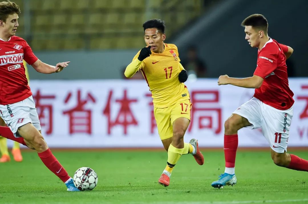 是小号阿奎罗还是另一个黄紫昌？申花小将周俊辰国奥前景分析