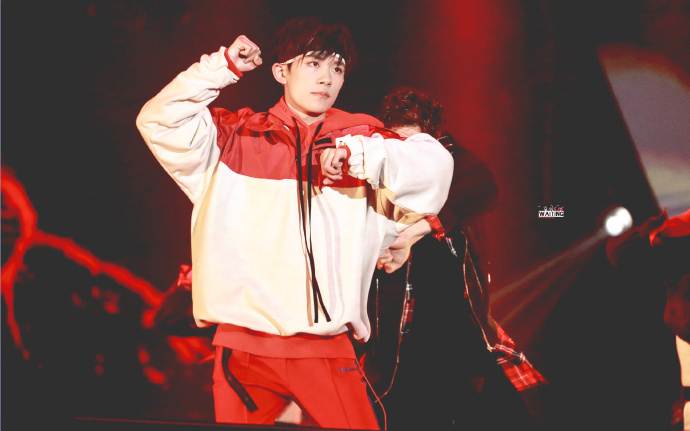 易烊千玺让人喜欢的10个理由,如何客观的评价易烊千玺的长相