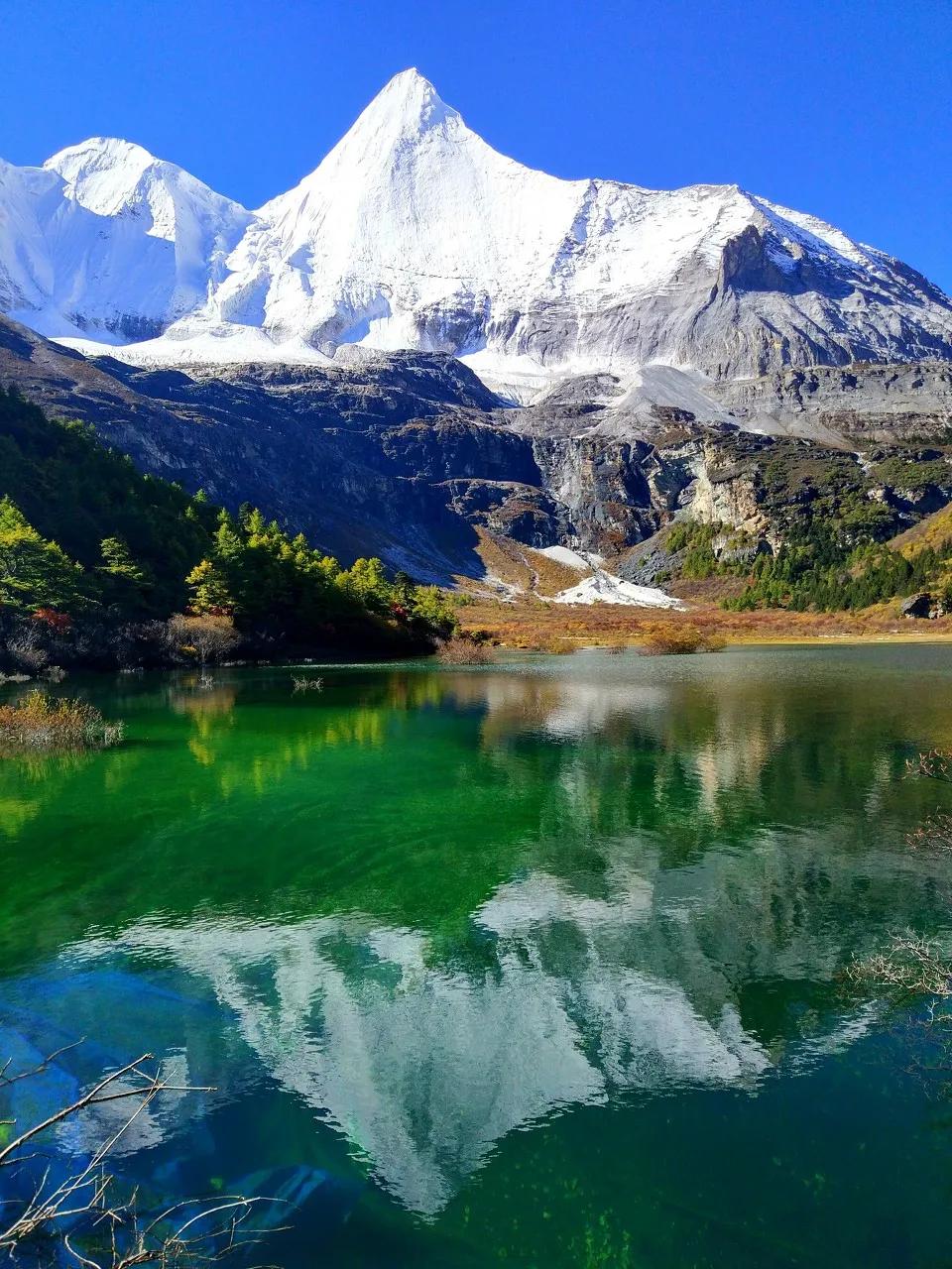 12条最美自驾线路,最美7条自驾游公路线路