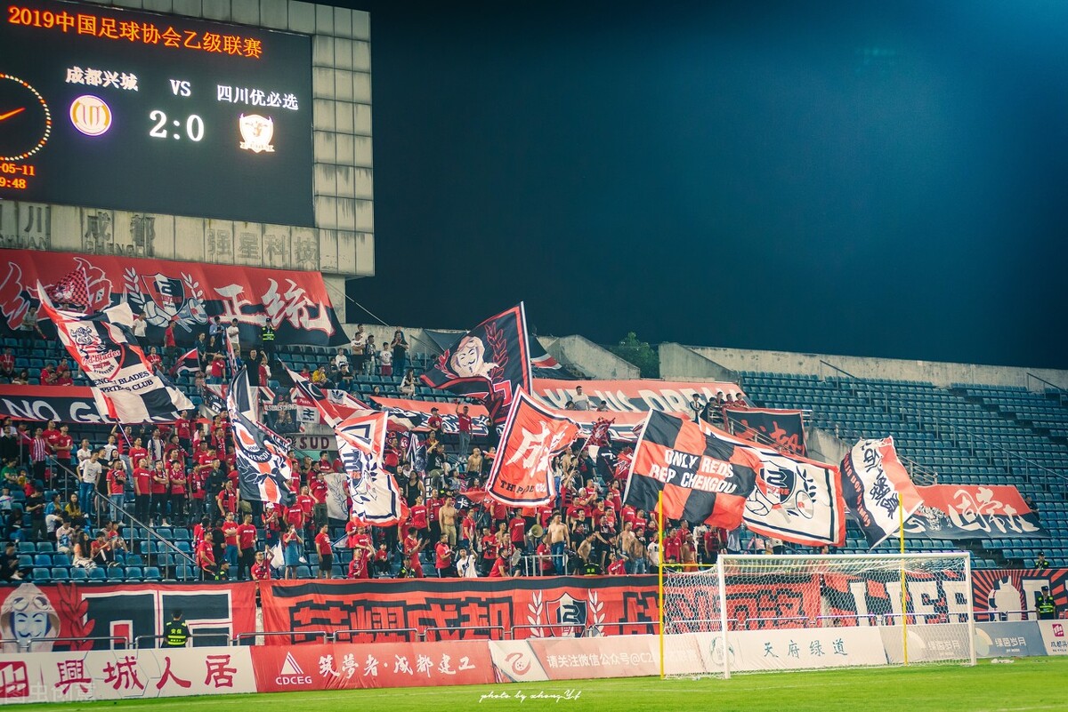 三年级同步作文有趣的,身边有特点的人作文三年级300字