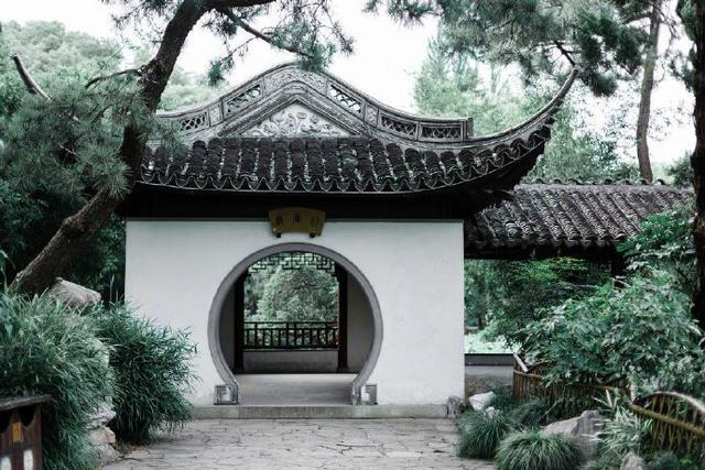 今天白居易生日，“桃李满天下”最早出处竟是他的一首拍马屁诗？