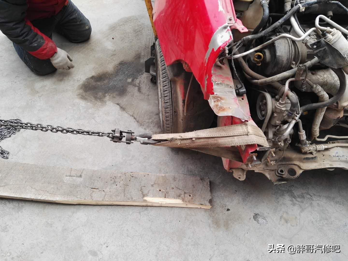 胖哥分享事故车维修，钣金整形梁头校订，看着你会心疼你的爱车