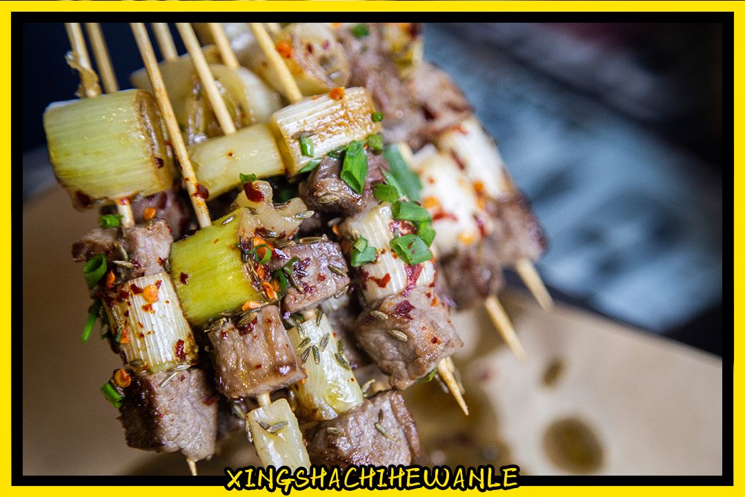 人生一串，烟火江湖！这家铁板烧烤店用串串翻起儿时回忆