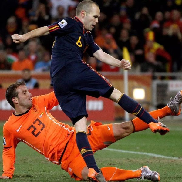 伊涅斯塔代言的足球,伊涅斯塔代言西班牙品牌