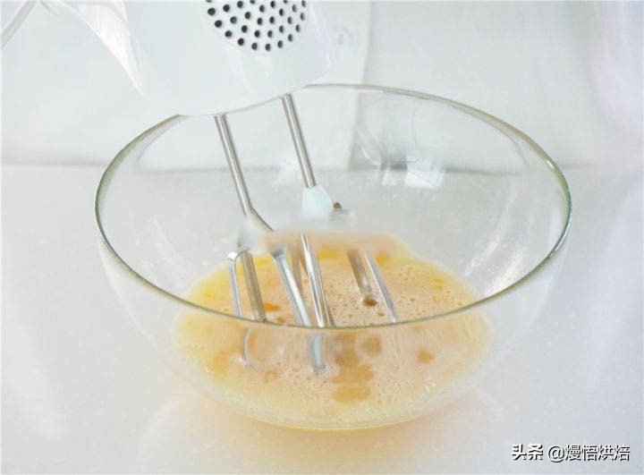 蛋糕全蛋怎么打发视频教程,做蛋糕全蛋打发和分蛋打发的口感