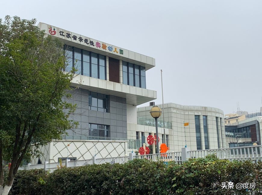 狮山骏景花园二手房多少钱,狮山依云小镇二手房出售