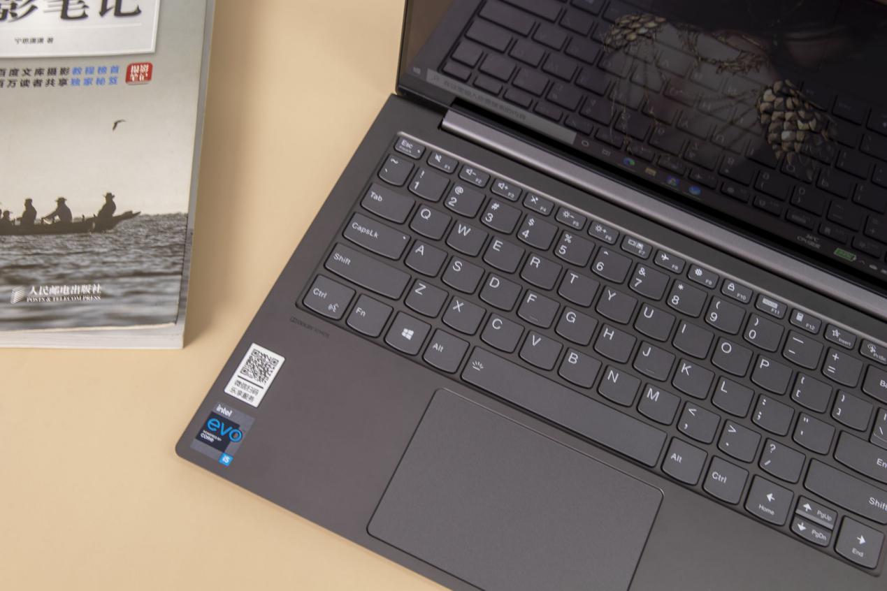 联想yoga13s屏幕显示不完全,联想yoga13s屏幕带膜