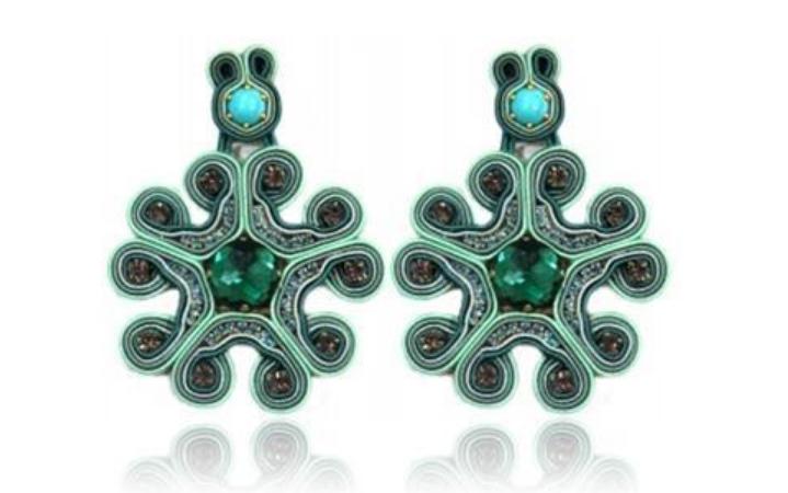 适合异国风格的首饰,简单到极致的奢华首饰