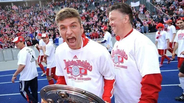 足坛忠诚典范,足坛最强右边锋穆勒