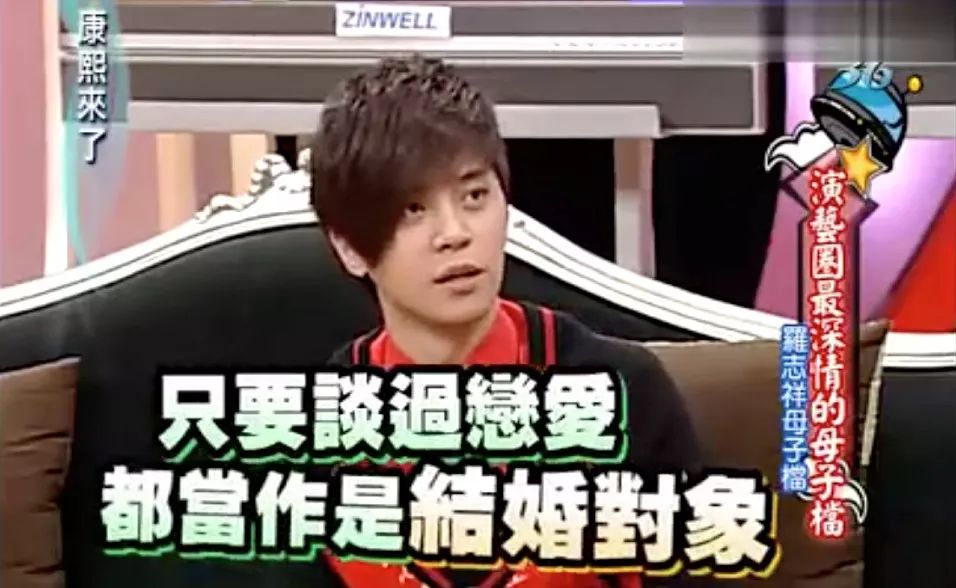 他一手烂牌打到超精彩，出道21年却靠女装爆红出圈