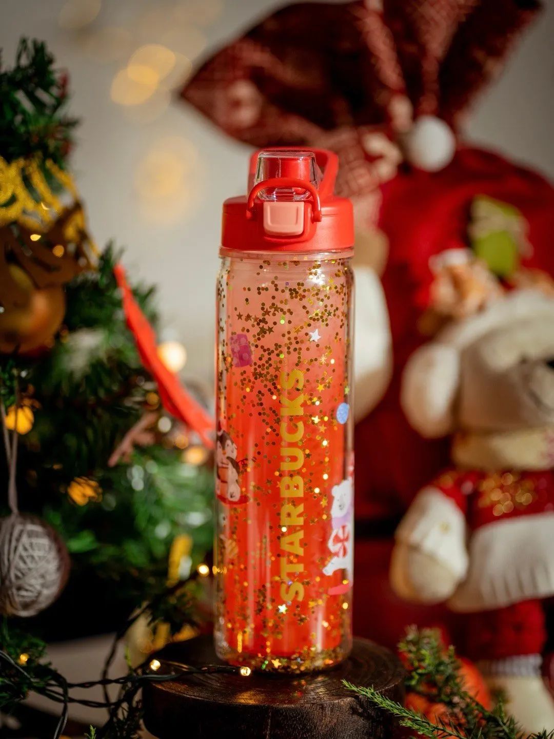 瑞幸星巴克圣诞新品,瑞幸圣诞咖啡杯包装