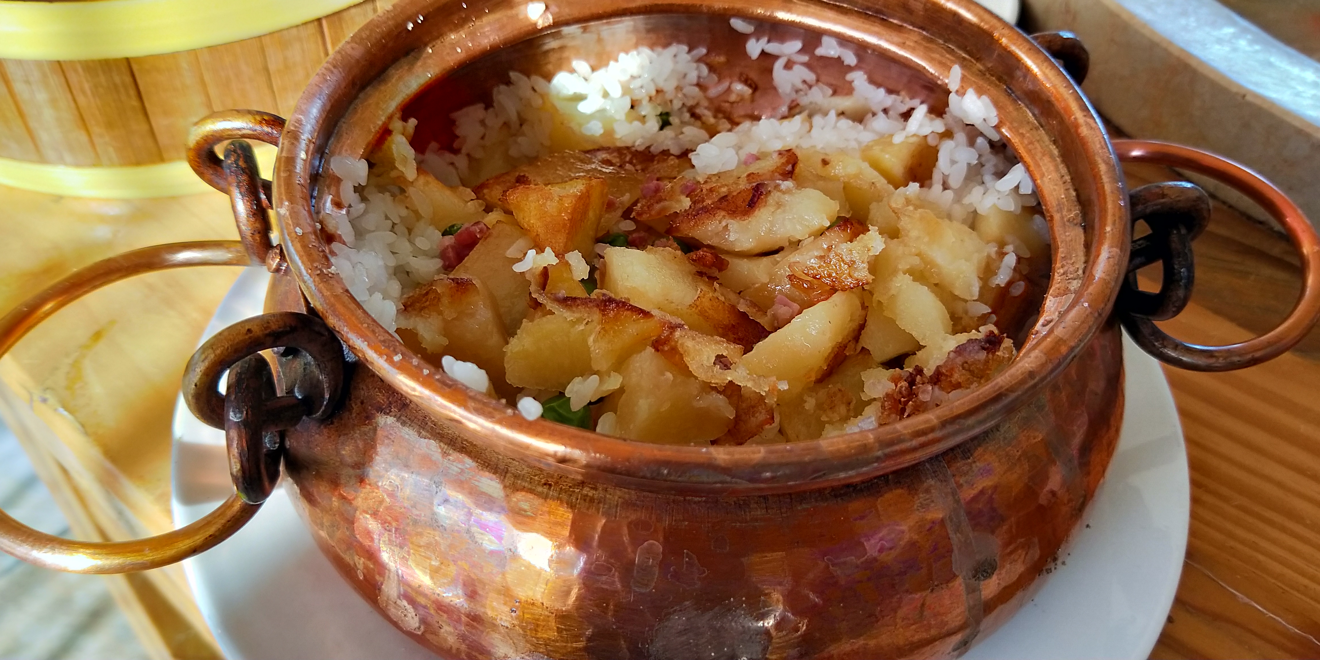 抚仙湖石锅桂花鱼,抚仙湖石锅鱼推荐最地道