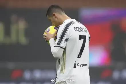 c罗进点球拉莫斯庆祝,c罗经典点球2018