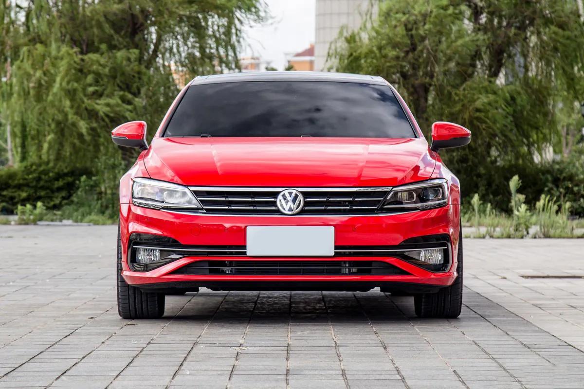 凌渡和卡罗拉哪个性价比高,大众凌渡值不值得买2023款落地价