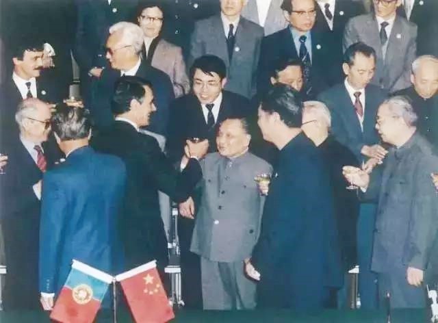 1976年葡萄牙就提出归还澳门，为何1999年才回归？做法十分明智