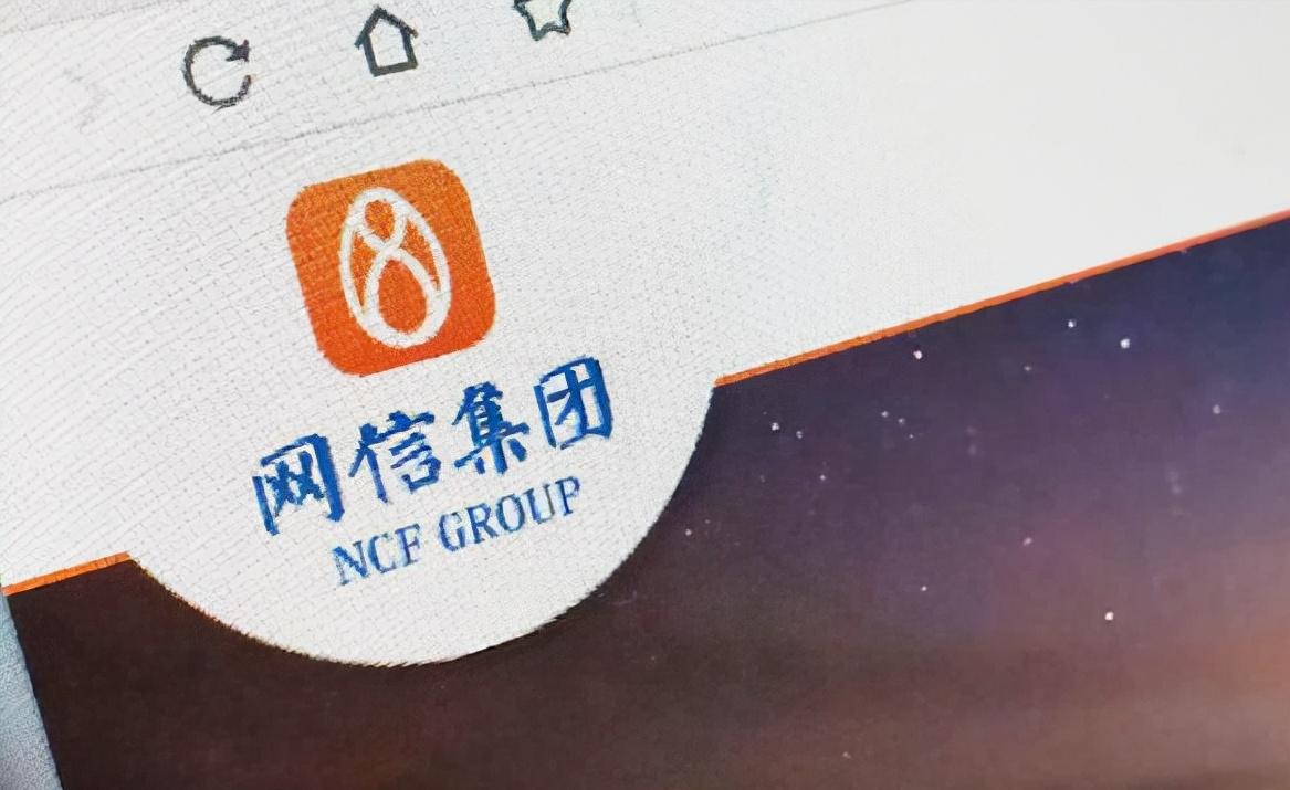 老板在伦敦醉死，金融巨头迅速垮台，留下700亿债务，至今没解决