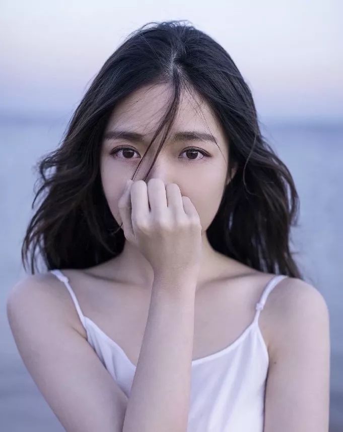 拍照时好看的pose,拍照必备100个pose