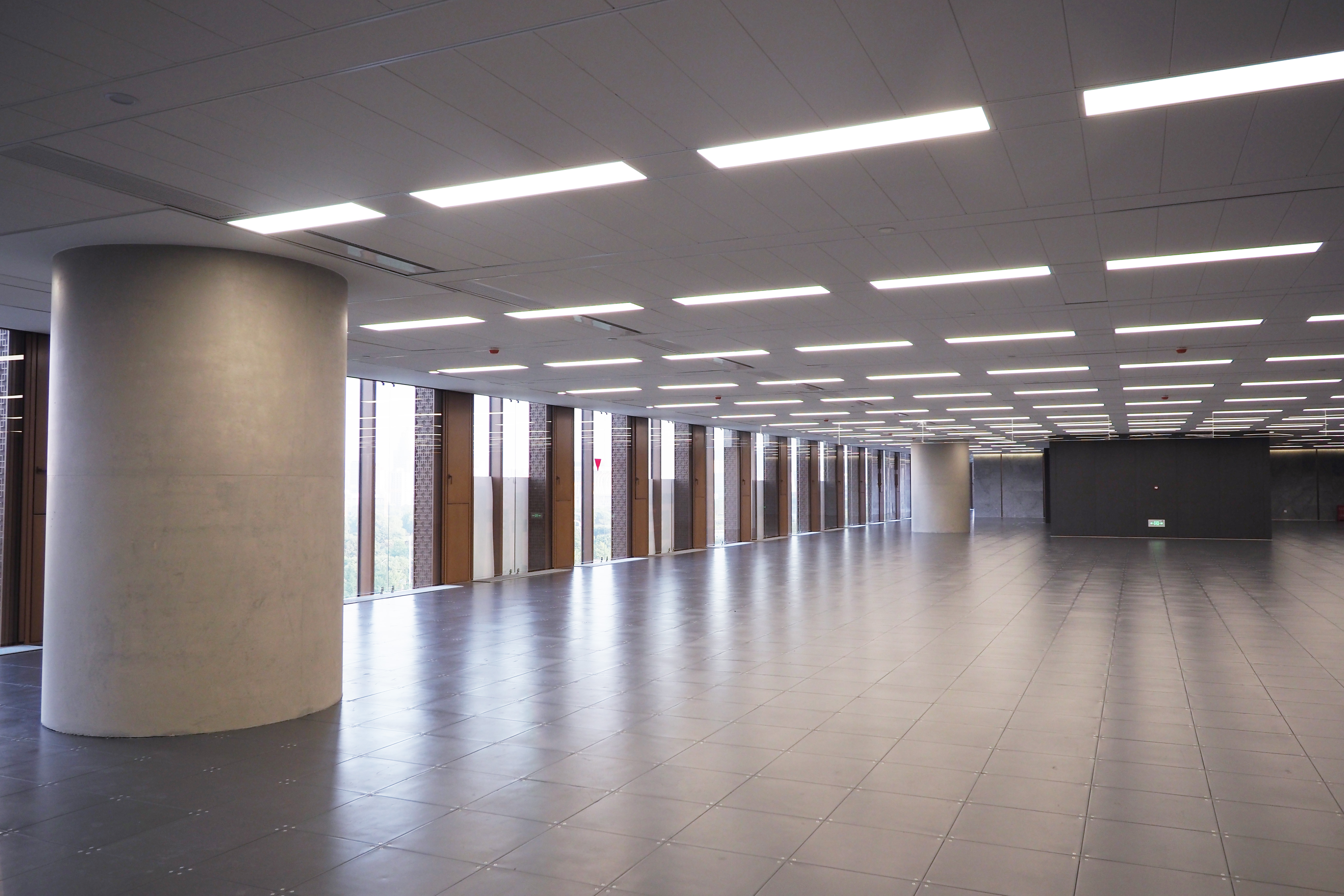 中国500强企业也没资格租？看完亚洲金融大厦某层招商条件，跪了