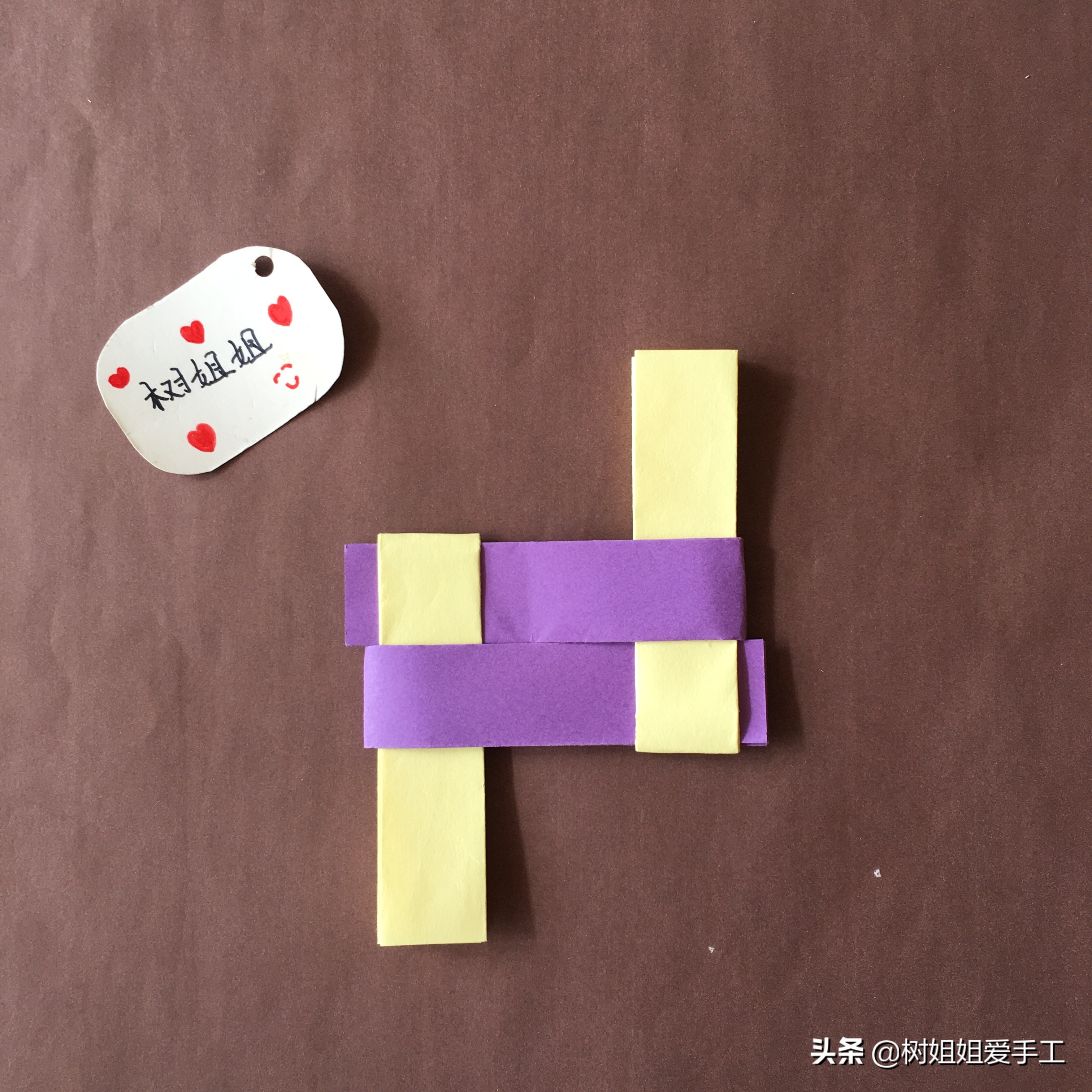 用牙签和卡纸折纸陀螺折法,用牙签来做简单飞镖陀螺