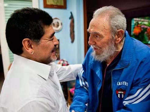 人物|马拉多纳：革命和*卡因可**