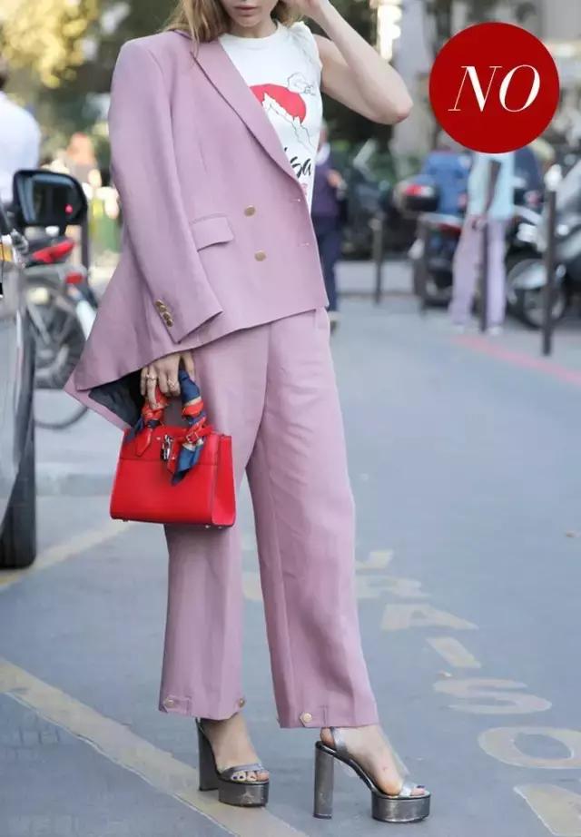 90后都不戴丝巾？谁说的！这种即优雅又酷的单品早就红透时尚圈了