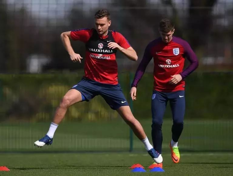 足球训练用什么增强体质,足球训练10个方法