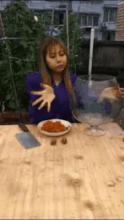 只能亮度调亮才能看得懂的梗,调高亮度才能看懂的梗