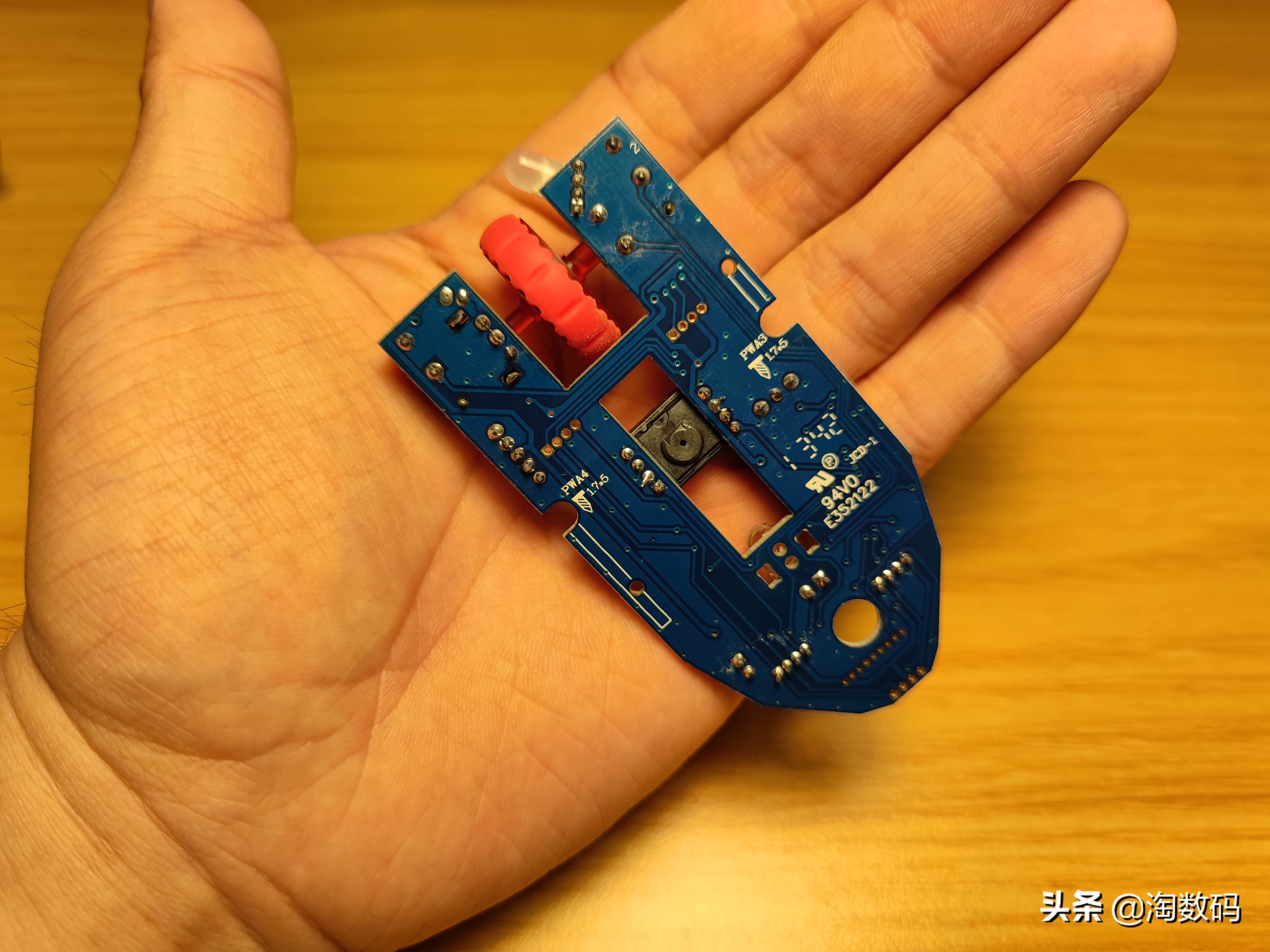 ￥9.9原封库存洋垃圾：AULA暗黑魔羯游戏鼠标开箱+拆解+除胶晒单