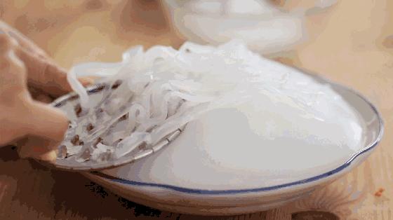 什么样的凉粉才是正宗的,夏天凉粉都是什么粉做的