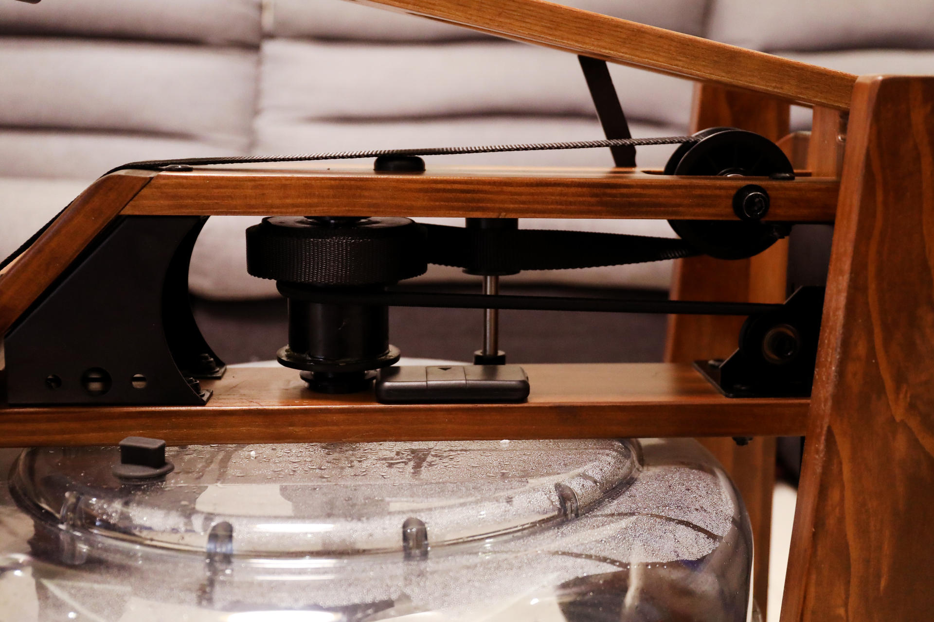 划船机30分钟燃脂训练方法,水阻划船机初学者应该怎么选择