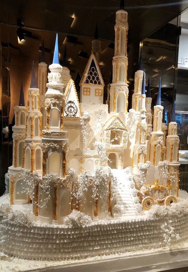 到全国最大的面包店，感受不要脸；吃牛角包之神，练习翻白眼