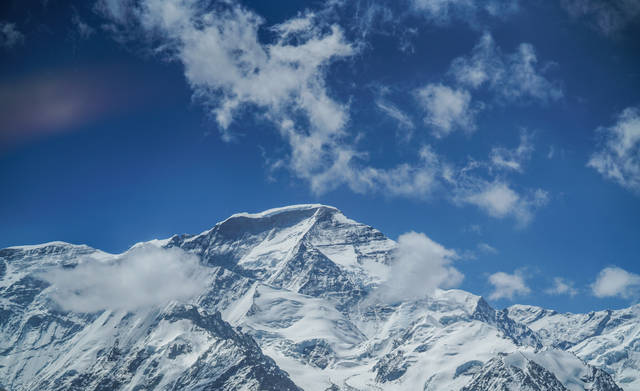 世界十大高峰第一名珠穆朗玛峰,世界第一高峰真得是珠穆朗玛峰吗
