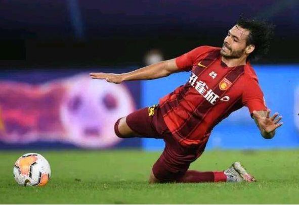 中超第一轮比赛,中超榜首大战结果