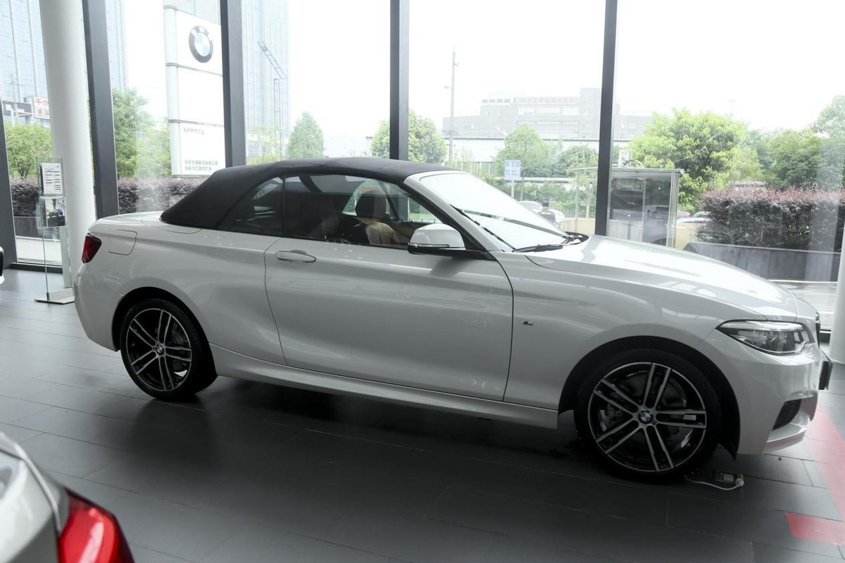 宝马硬顶敞篷车2系最新款,最新款宝马在售4座硬顶敞篷