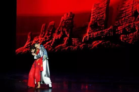 离你越近的地方路途也越远泰戈尔,离你越近的地方路途越远