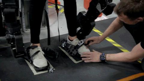 高科技硬核机器人,ces前沿的科技产品人形机器人