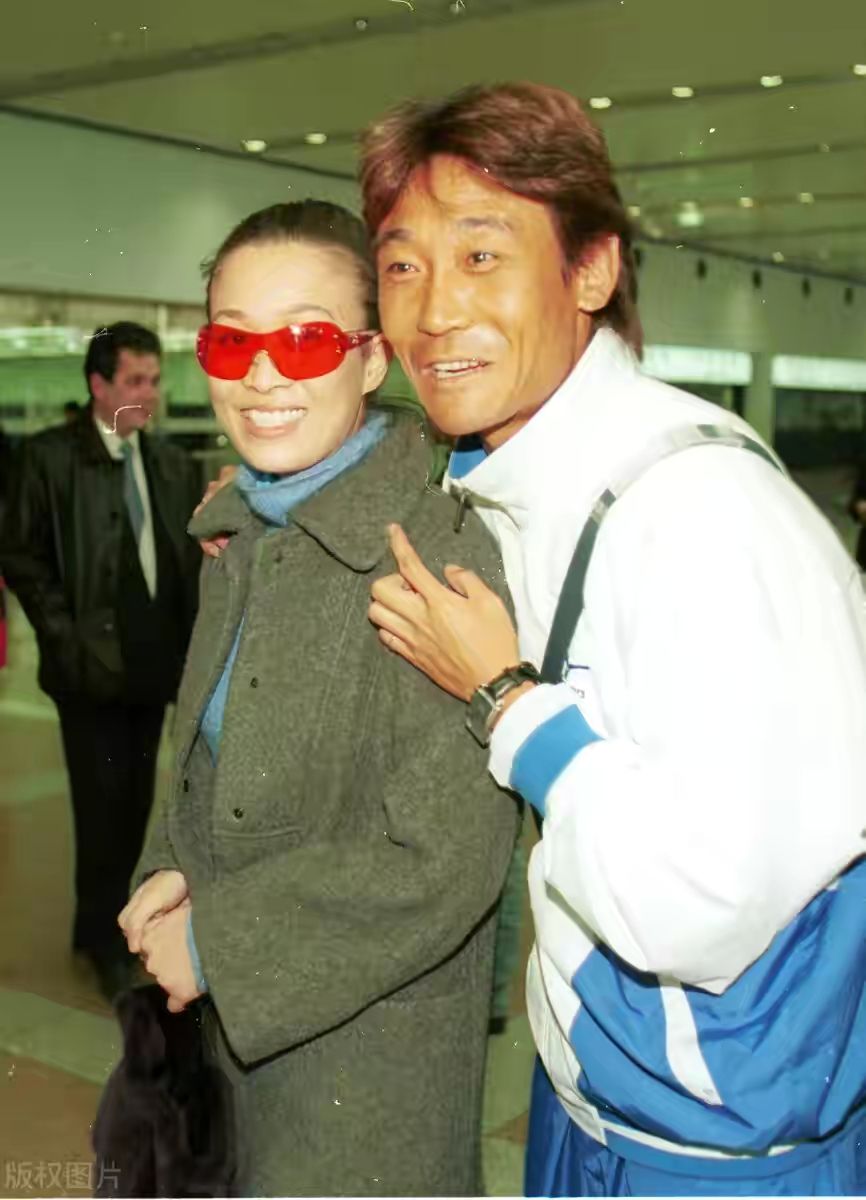 明星那英的婚姻及子女状况,歌手那英和高峰结婚了吗