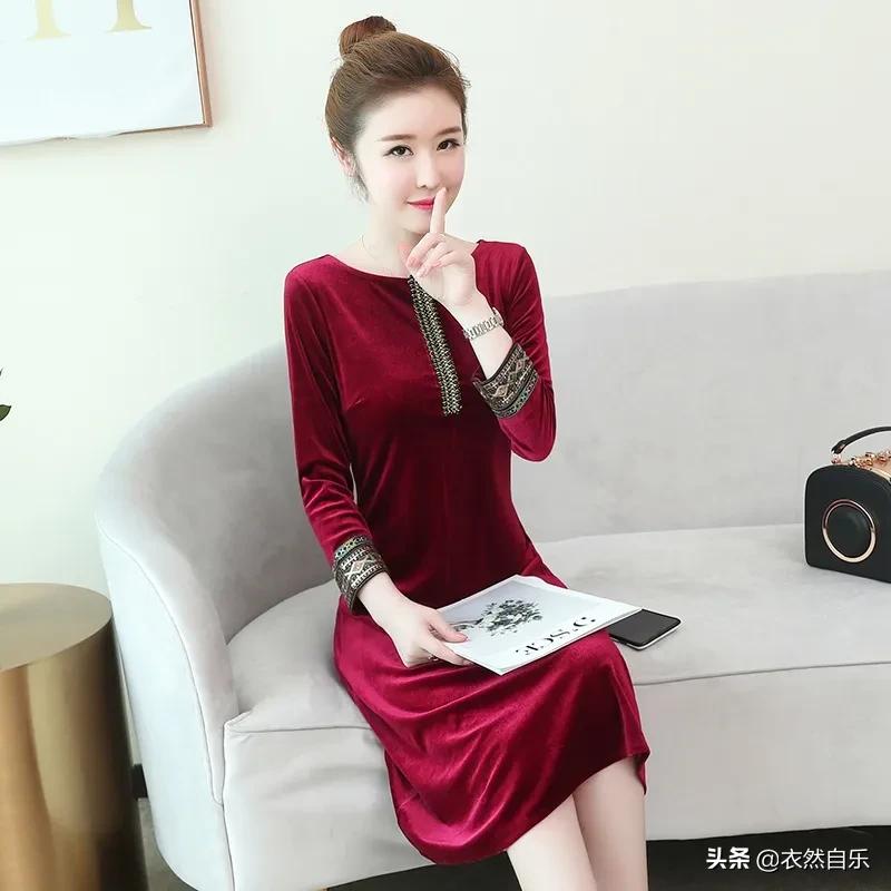 大码女装显瘦遮肉减龄,大码女装显瘦学院风正肩减龄打底