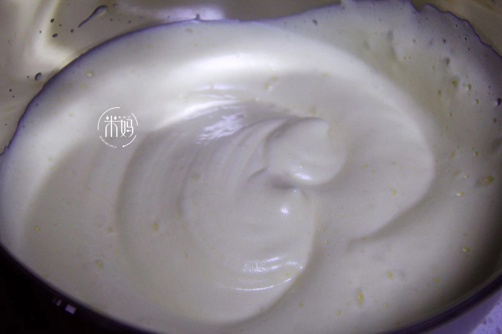 6-12岁儿童自己做蛋糕2个鸡蛋,蛋糕怎么做好吃只用牛奶不用面粉