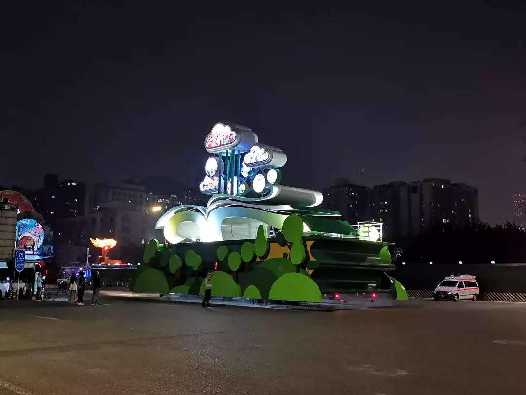 厉害了！北京工业大学@6辆国庆节彩车设计及制作大揭秘