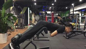 打造背部倒三角的七个黄金动作,背部肌肉倒三角怎么练无器械