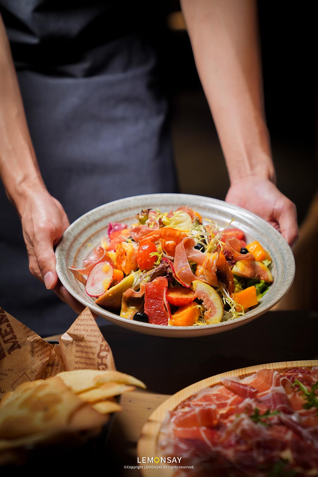 它来了深圳科技有限公司,他来了日本电影