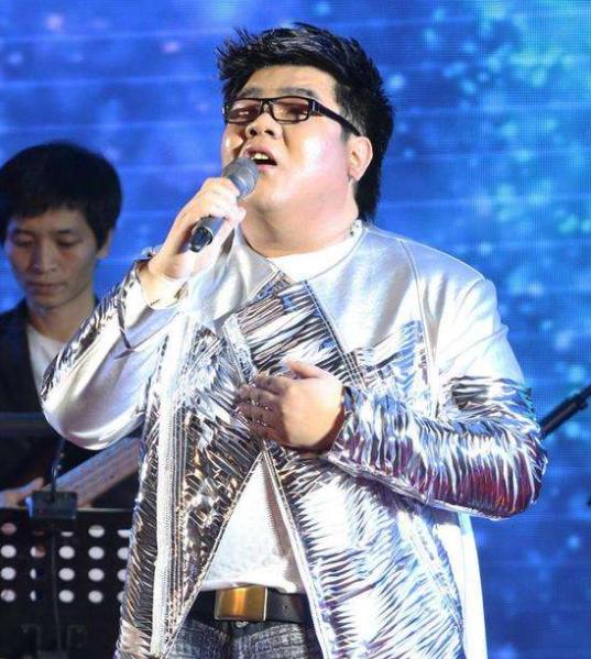 盲人杨光为什么不火了,从爆红到消失盲人歌手杨光