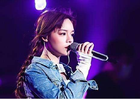 “浙江高考满分作文”惹争议：看不懂？那是你太久没读书了