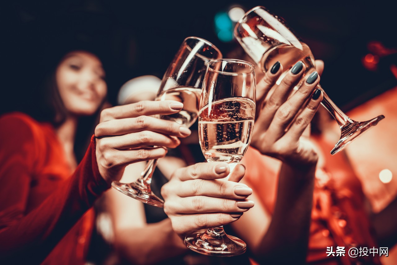 VC悄悄杀入服装赛道，红杉、高瓴、GGV密集入局，连B站也来了